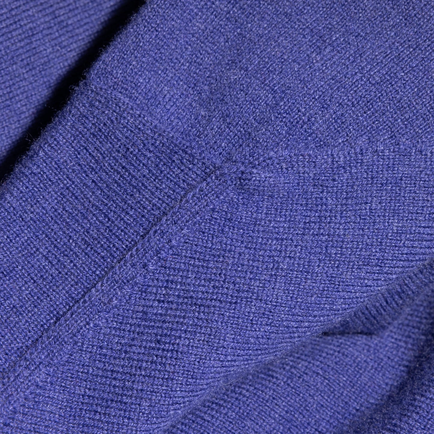 Knitwear Gibraltar Atlantis V-Neck Cashmere