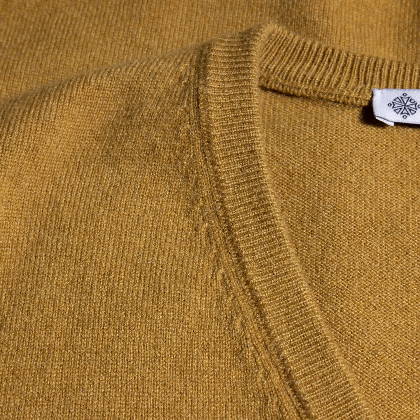Knitwear New Orleans gold V-Neck Cashmere
