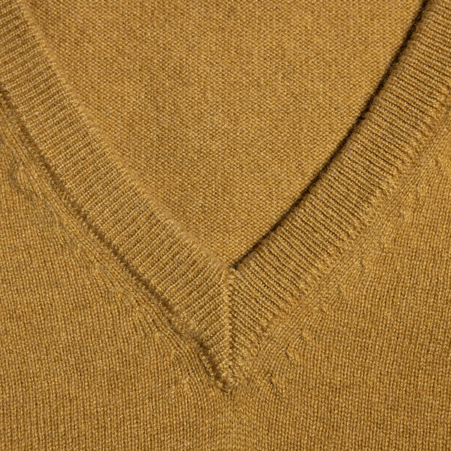 Knitwear New Orleans gold V-Neck Cashmere